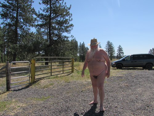 10 greenbare at Hog Lake Trailhead gate 4.jpg